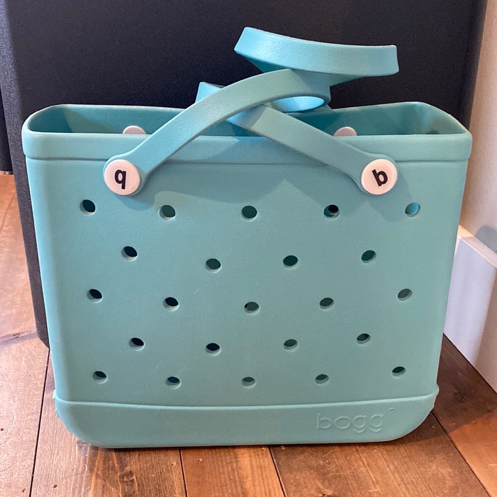 Blue Baby Bogg Bag 13x15 size EUC with two small zip pouches